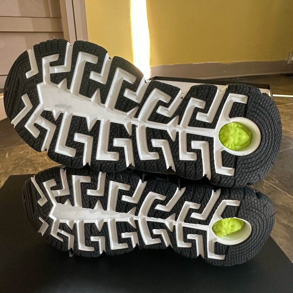 Brand new Versace Trigeca sneakers - Picture 5 of 7